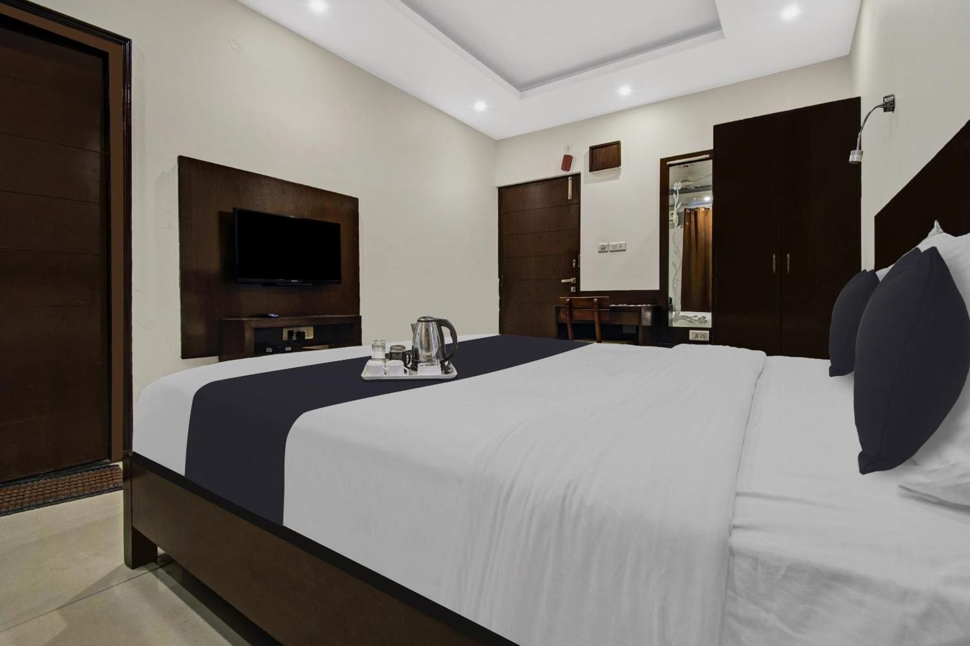 Townhouse Oak Heritage Heights Jaipur
