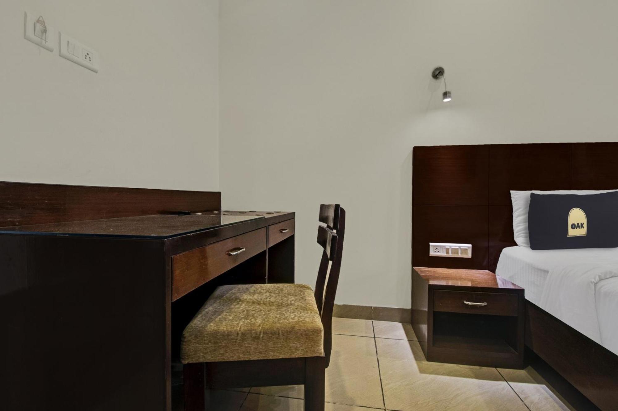 Townhouse Oak Heritage Heights * Jaipur